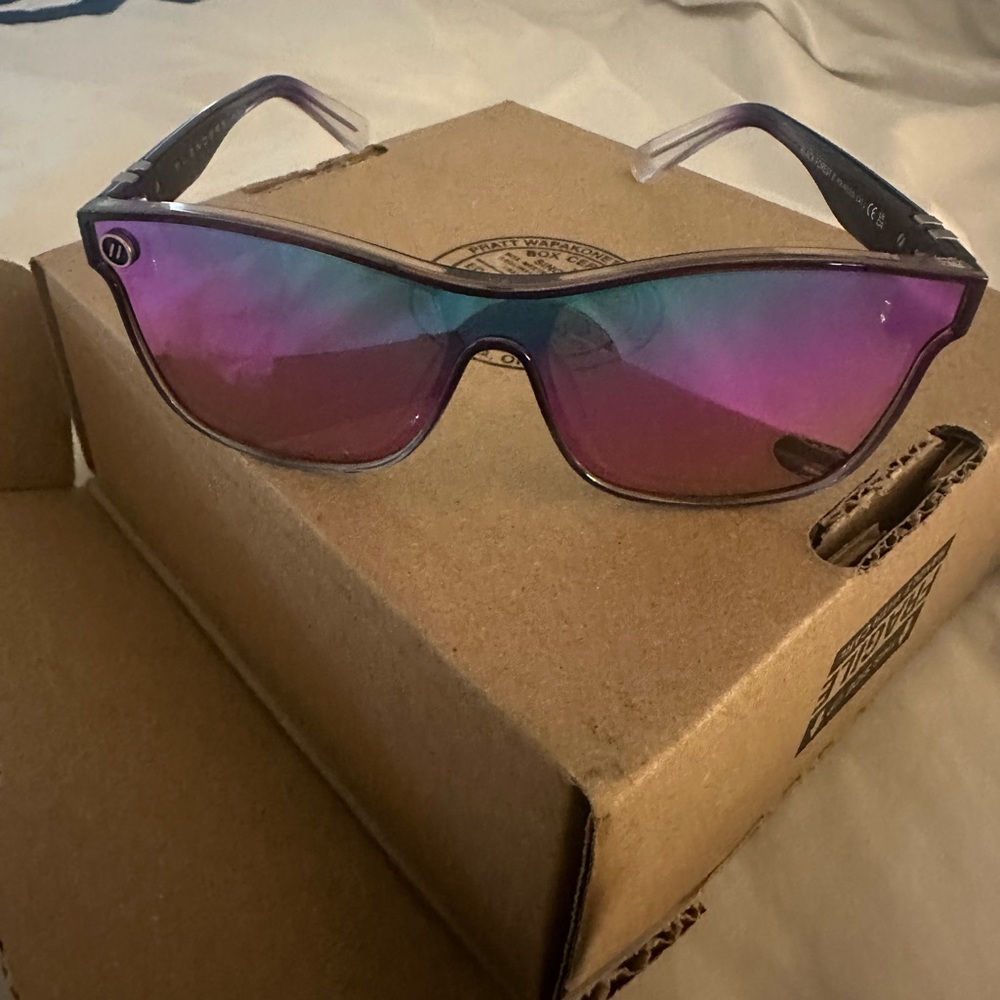 Men’s sunglasses!